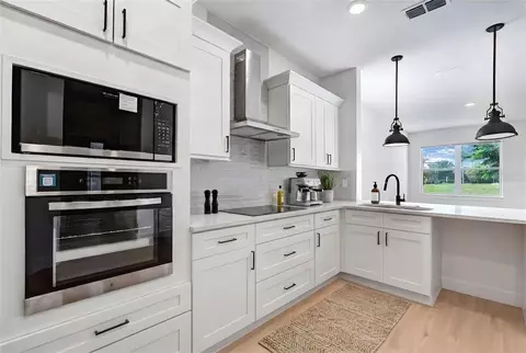Kitchen - 435 E 13th St, Apopka, FL 32703 photo 1 of 1
