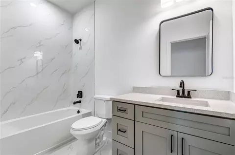 Bath - 435 E 13th St, Apopka, FL 32703 photo 4 of 5