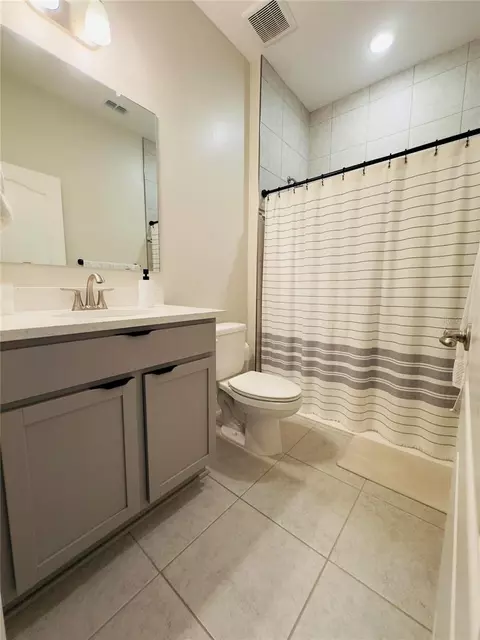 Bath - 11753 June Briar Loop, San Antonio, FL 33576 photo 4 of 5