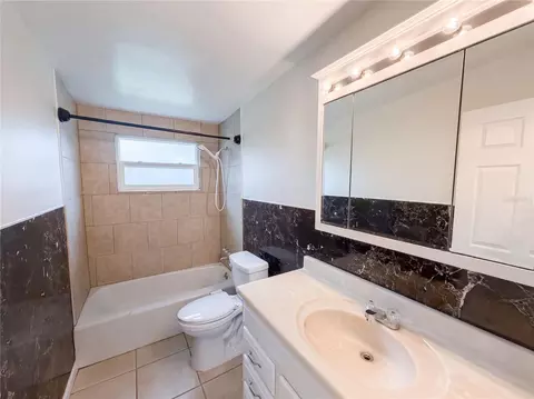 Bath - 119 Lantern Ln, Winter Haven, FL 33884 photo 2 of 2