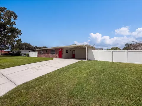 Exterior - 119 Lantern Ln, Winter Haven, FL 33884 photo 2 of 4