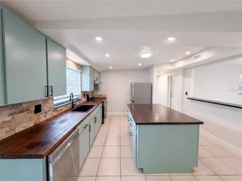 Kitchen - 119 Lantern Ln, Winter Haven, FL 33884 photo 1 of 2