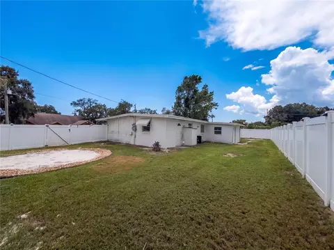 Exterior - 119 Lantern Ln, Winter Haven, FL 33884 photo 3 of 4