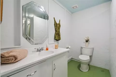 Bath - 2422 Topping Pl, Eustis, FL 32726 photo 3 of 3