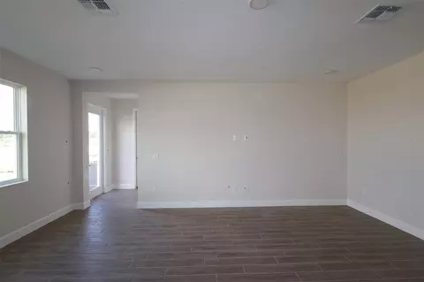 Living - 5400 Lassen St, Saint Cloud, FL 34771 photo 4 of 7