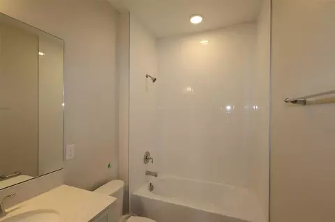 Bath - 5400 Lassen St, Saint Cloud, FL 34771 photo 3 of 4