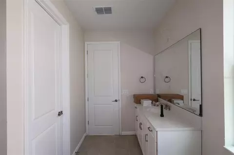 Entry Way - 5388 Lassen St, Saint Cloud, FL 34771 photo 4 of 4