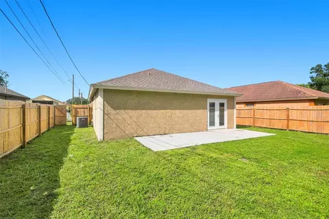 Exterior - 1616 27th Ave E, Bradenton, FL 34208 photo 3 of 6