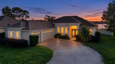 3804 Bayshore Cir, Tavares, FL 32778