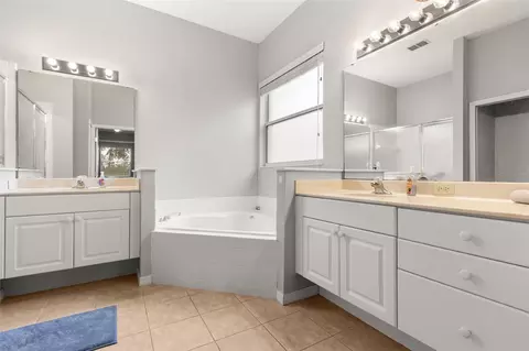 Bath - 2390 Caledonian St, Clermont, FL 34711 photo 1 of 4