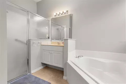 Bath - 2390 Caledonian St, Clermont, FL 34711 photo 3 of 4