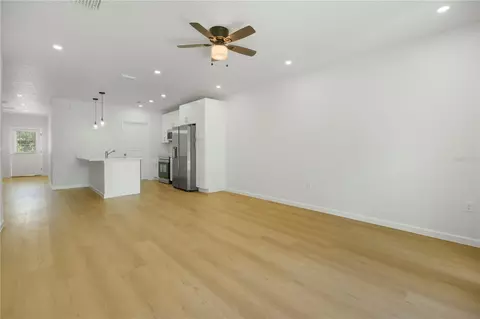 Living - 525-527 Pine Ln, Eustis, FL 32726 photo 2 of 4