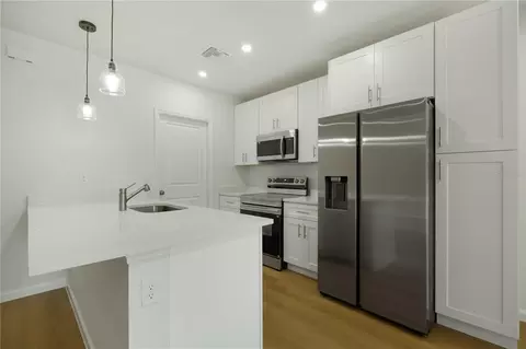 Kitchen - 525-527 Pine Ln, Eustis, FL 32726 photo 1 of 3