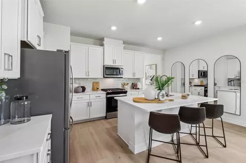 Kitchen - 3945 Kennebunk Loop, Mount Dora, FL 32757 photo 3 of 4