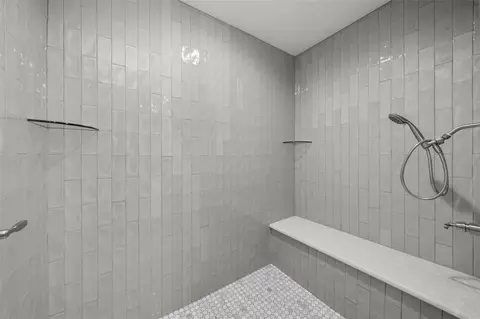 Bath - 6025 Cypress Ter, Sebring, FL 33876 photo 2 of 6