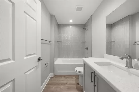 Bath - 6025 Cypress Ter, Sebring, FL 33876 photo 6 of 6