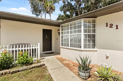 Exterior - 121 Oak Ridge Ave, Edgewater, FL 32132 photo 2 of 8