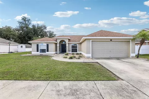 3611 Windy Meadow Dr, Tavares, FL 32778