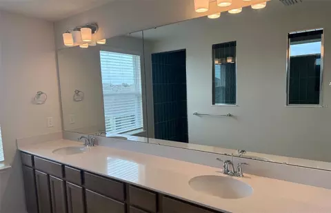 Bath - 5533 Banyan Bay Rd, Saint Cloud, FL 34771 photo 1 of 2