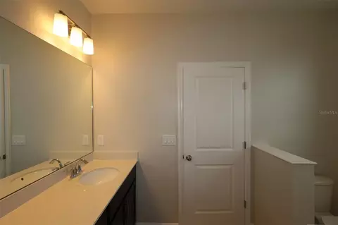 Bath - 1385 Hyde St, Saint Cloud, FL 34771 photo 2 of 3