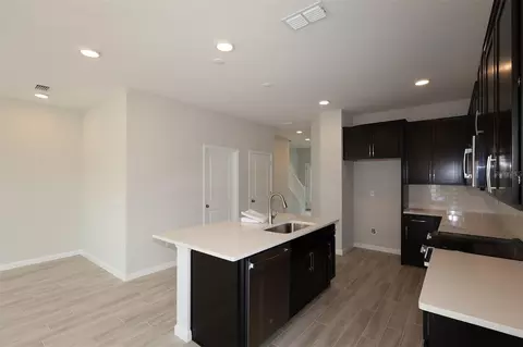 Kitchen - 1385 Hyde St, Saint Cloud, FL 34771 photo 2 of 4