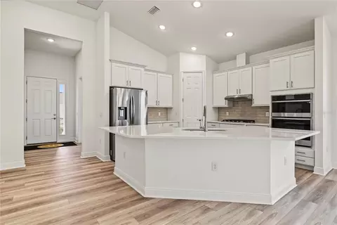 Kitchen - 3951 Kennebunk Loop, Mount Dora, FL 32757 photo 3 of 5
