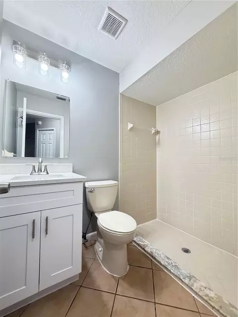 Bath - 2510 Cherry Blossom Ct, Eustis, FL 32726 photo 3 of 4