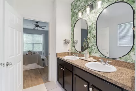 Bath - 3540 Saxony Ln, Saint Cloud, FL 34772 photo 3 of 5