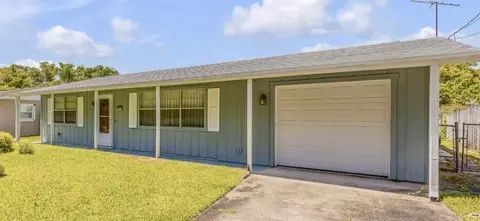 615 Richard St, New Smyrna Beach, FL 32168