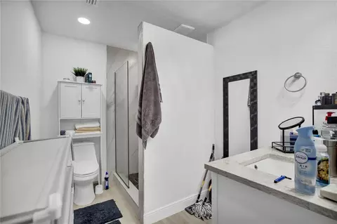 Bath - 3145 Packard Ave, Saint Cloud, FL 34772 photo 5 of 9
