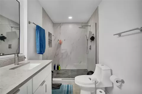 Bath - 3145 Packard Ave, Saint Cloud, FL 34772 photo 1 of 9