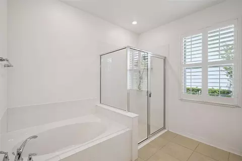 Bath - 211 Lugano Way, Debary, FL 32713 photo 2 of 4