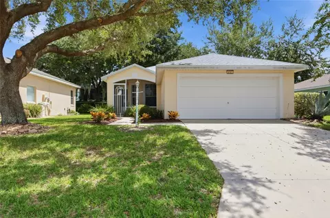 6063 Armada St, Tavares, FL 32778