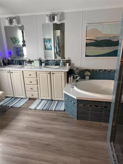 Bath - 5109 8th B St E, Bradenton, FL 34203 photo 2 of 3