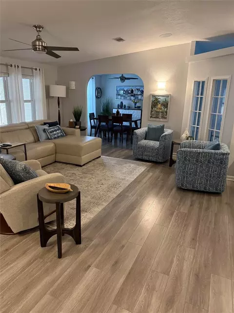 Living - 5109 8th B St E, Bradenton, FL 34203 photo 3 of 5