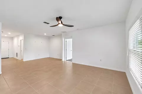 Living - 4250 Southern Vista Loop, Saint Cloud, FL 34772 photo 3 of 3
