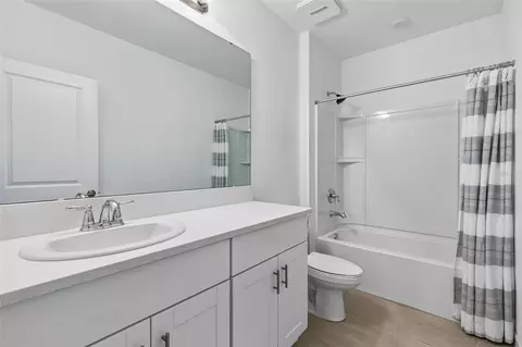 Bath - 4250 Southern Vista Loop, Saint Cloud, FL 34772 photo 1 of 1