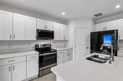 Kitchen - 4250 Southern Vista Loop, Saint Cloud, FL 34772 photo 3 of 3