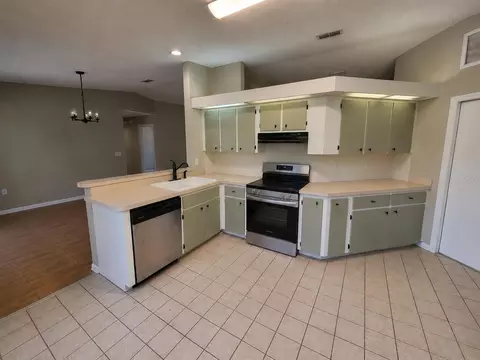 Kitchen - 8129 SW 117th Loop, Ocala, FL 34481 photo 2 of 3