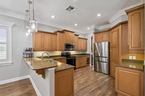 Kitchen - 3351 Schoolhouse Rd, Harmony, FL 34773 photo 2 of 4