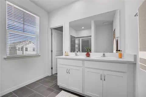 Bath - 1998 Horsetail Dr, Saint Cloud, FL 34771 photo 2 of 4