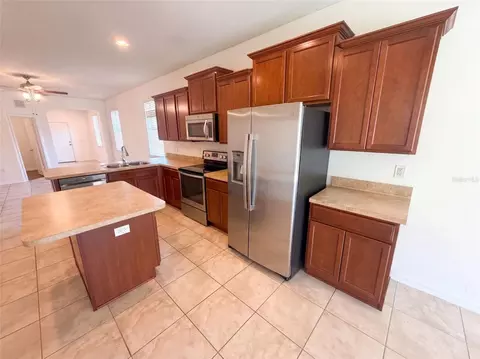 Kitchen - 1416 Hickory View Cir, Parrish, FL 34219 photo 6 of 7