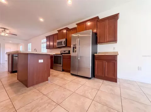 Kitchen - 1416 Hickory View Cir, Parrish, FL 34219 photo 3 of 7