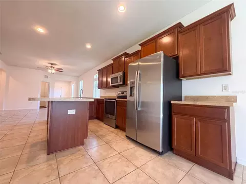 Kitchen - 1416 Hickory View Cir, Parrish, FL 34219 photo 5 of 7