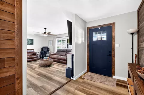 Entry Way - 2150 NE 8th St, Ocala, FL 34470 photo 3 of 4