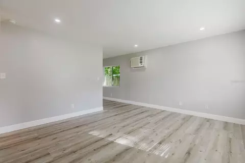 Living - 1135 NE 9th Ave, Ocala, FL 34470 photo 3 of 6