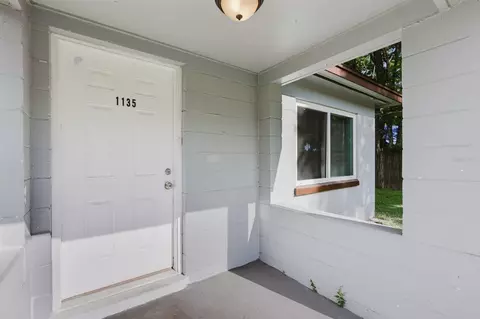 Exterior - 1135 NE 9th Ave, Ocala, FL 34470 photo 2 of 10