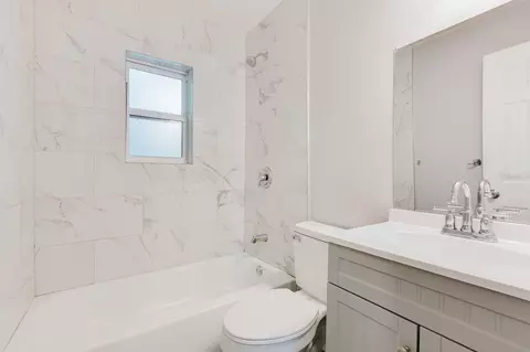 Bath - 1135 NE 9th Ave, Ocala, FL 34470 photo 1 of 3