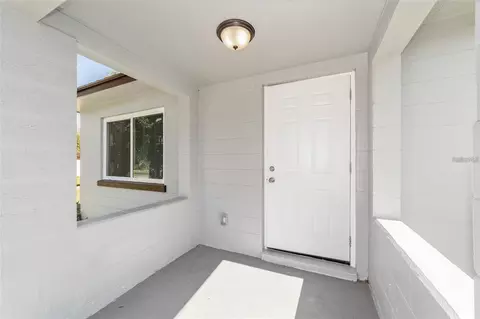Exterior - 1135 NE 9th Ave, Ocala, FL 34470 photo 7 of 10
