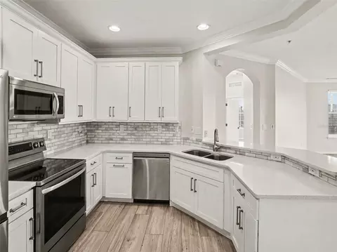 Kitchen - 8156 Boat Hook Loop #623, Windermere, FL 34786 photo 2 of 2